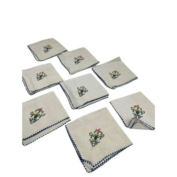 Set of 8 Cloth Napkins Handkerchiefs Embroidered Edges Floral Design Needlework - Picture 1 of 9